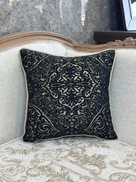 کوسن مربعی طرح ماریتا گالریامشکی طلایی