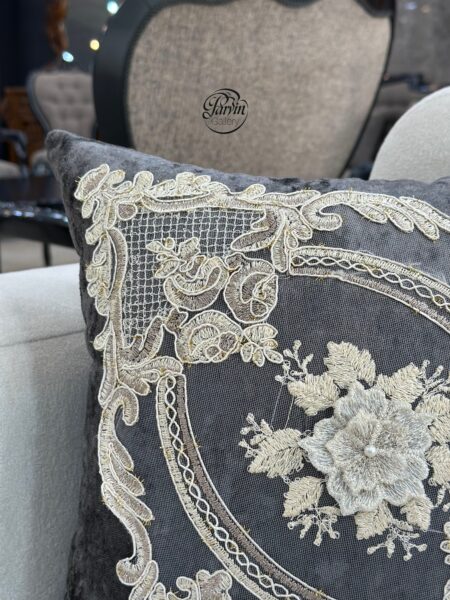 کوسن مربعی طرح دانتل طوسی