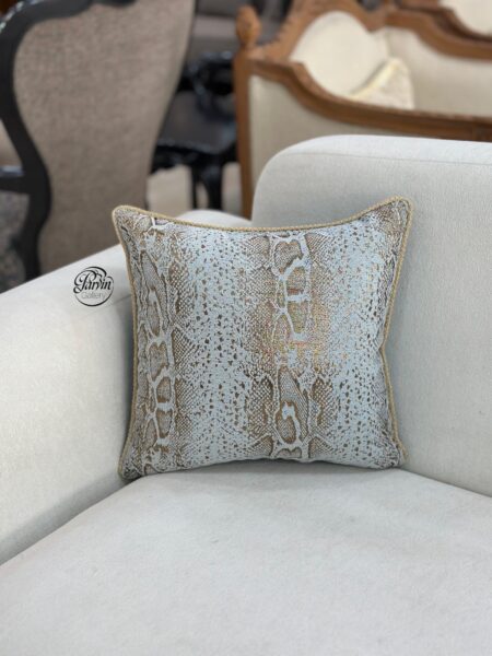 کوسن مربعی طلایی /فیلی طرح ورساچ مدل MEDO4