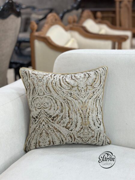 کوسن مربعی طلایی /کرم طرح ورساچ مدل GALA